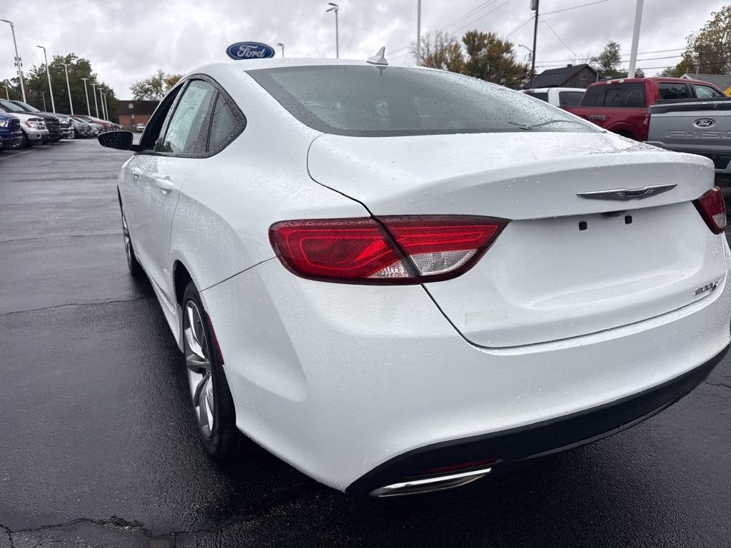2015 Chrysler 200 S