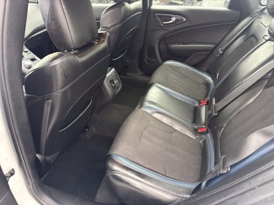 2015 Chrysler 200 S