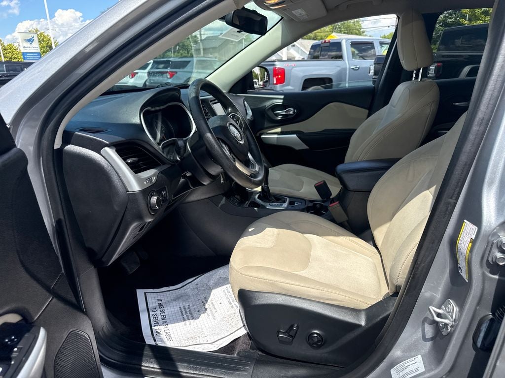 2017 Jeep Cherokee Sport
