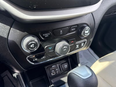 2017 Jeep Cherokee Sport