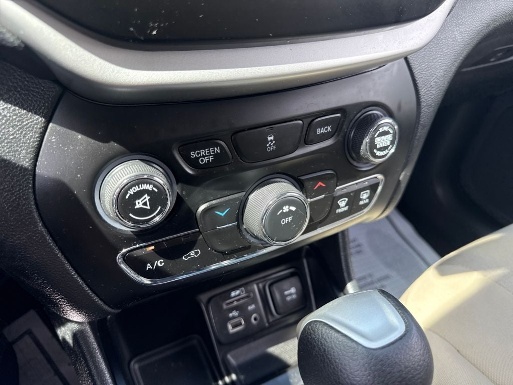 2017 Jeep Cherokee Sport