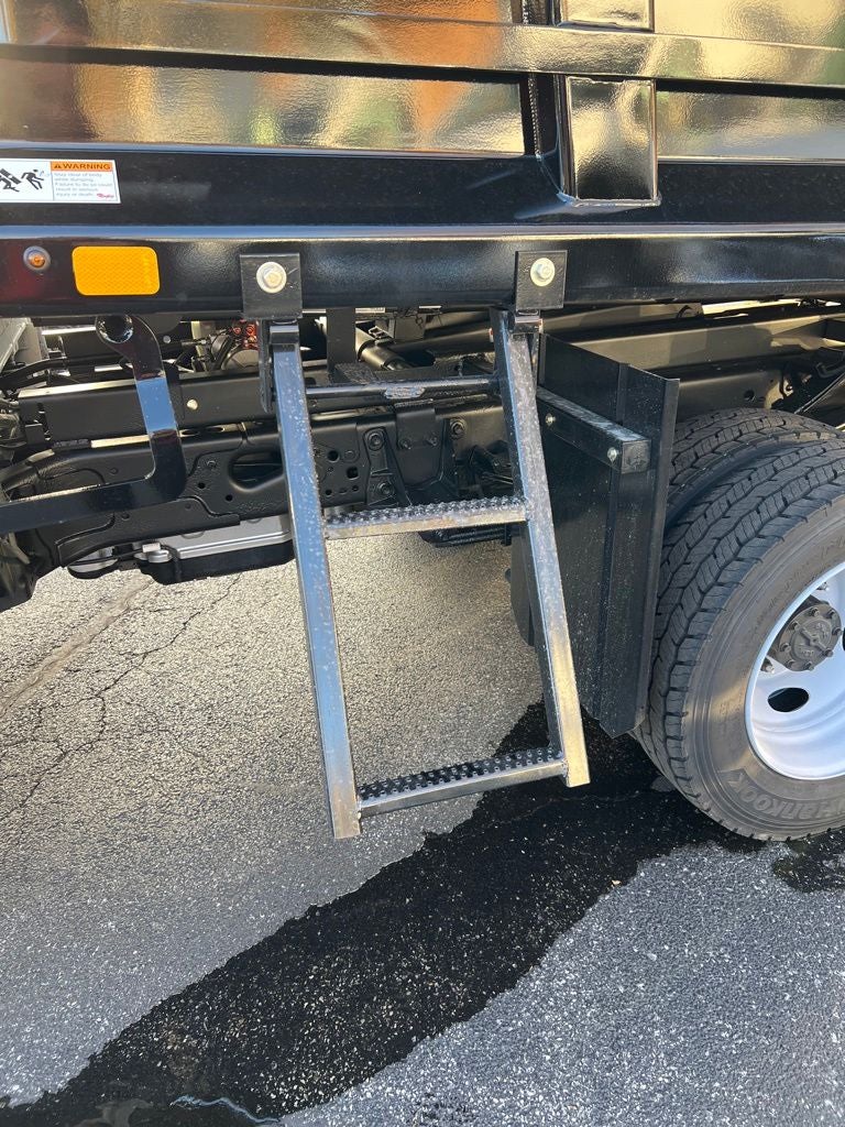 2023 Ford F-600SD XL