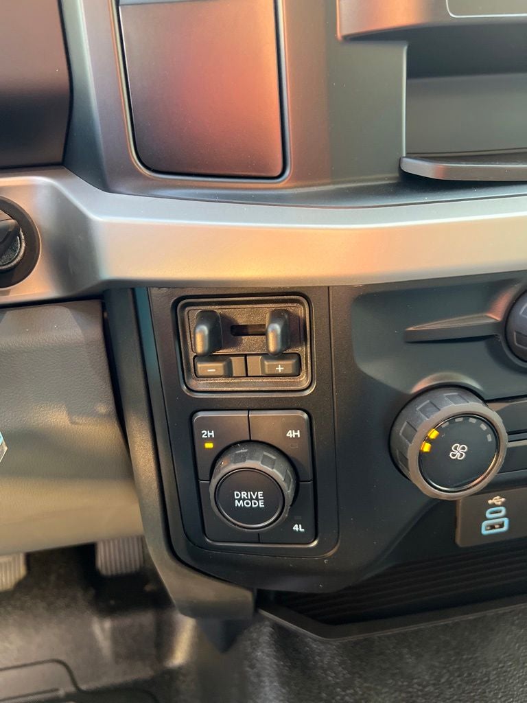 2023 Ford F-600SD XL