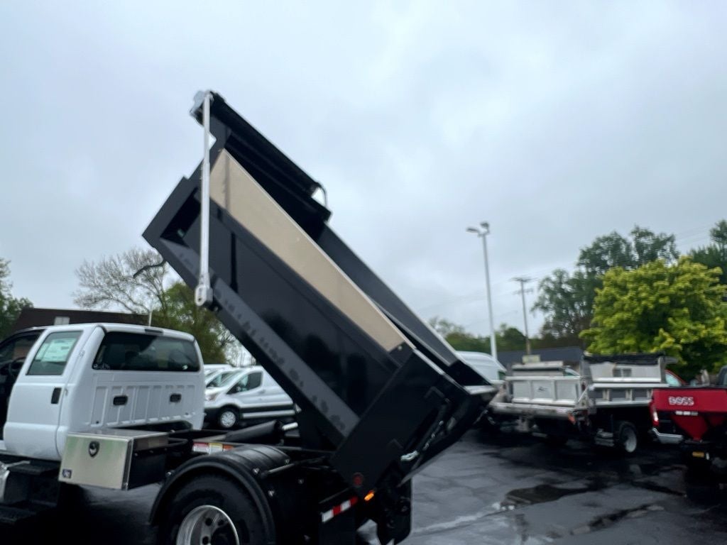 2026 Ford F-750SD Base