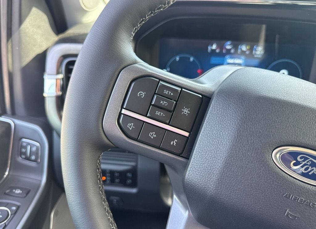 2026 Ford F-550SD Lariat DRW