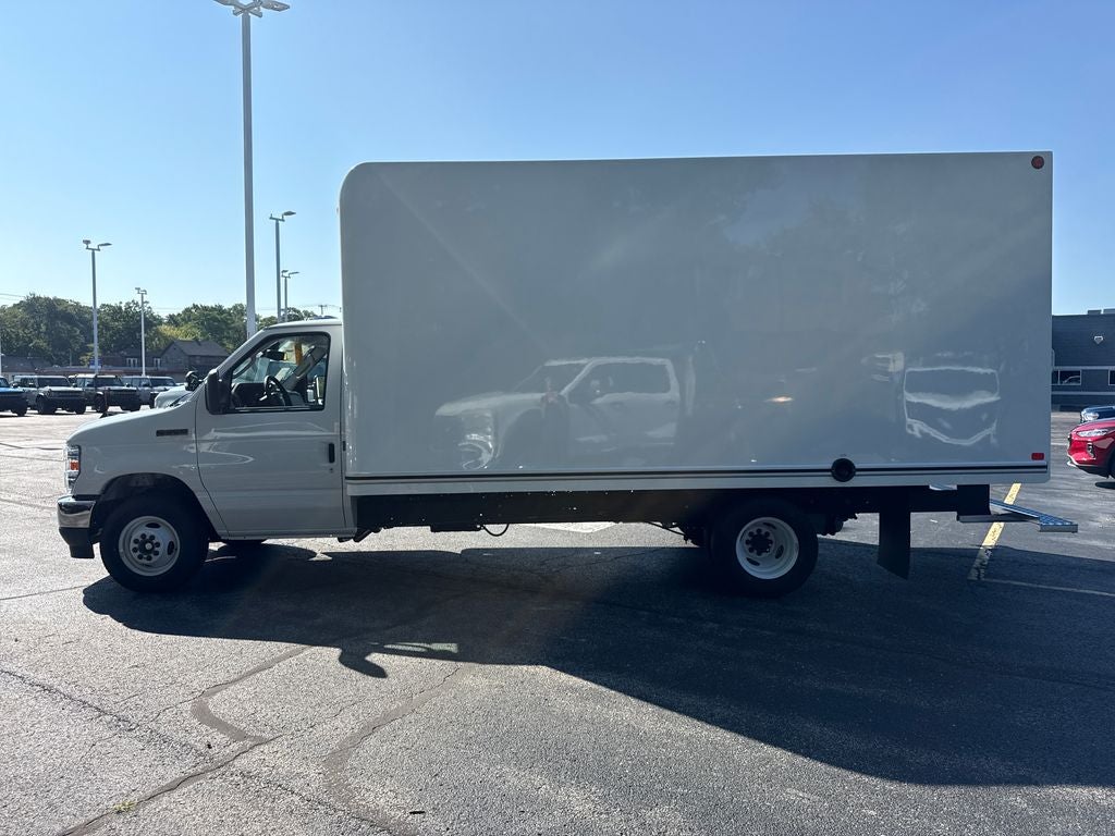 2027 Ford E-350SD Base Cutaway
