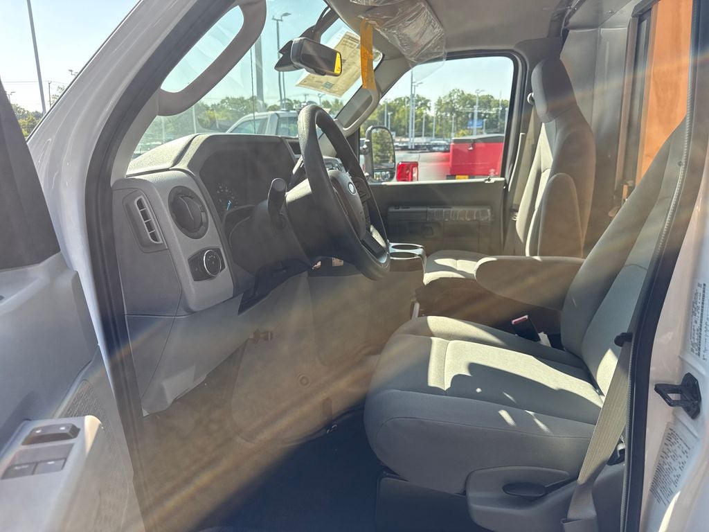 2027 Ford E-350SD Base Cutaway