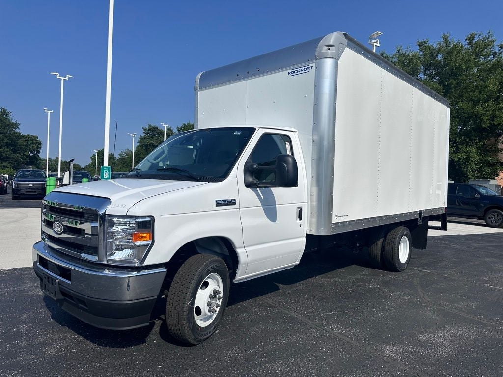 2026 Ford E-350SD Base Cutaway