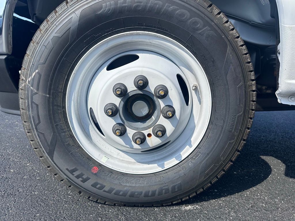 2026 Ford E-350SD Base Cutaway