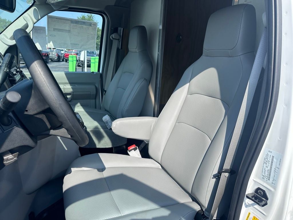 2026 Ford E-350SD Base Cutaway