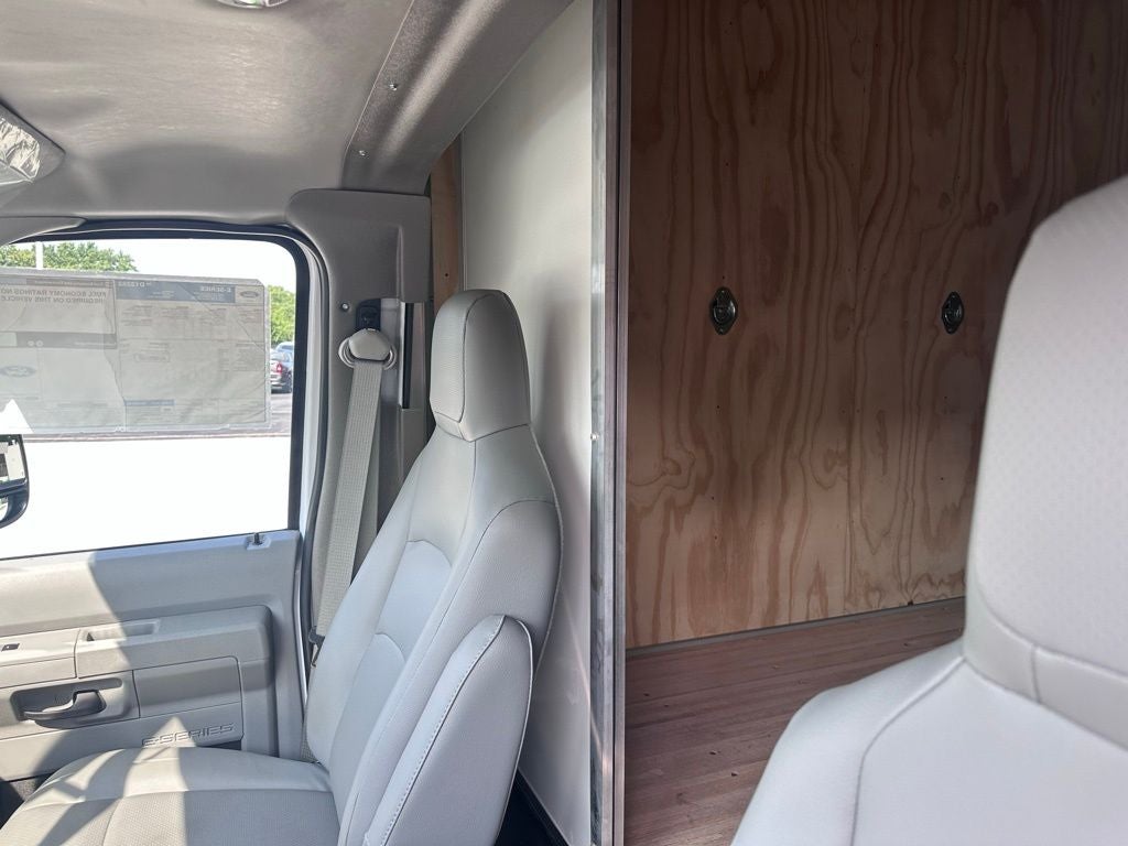 2026 Ford E-350SD Base Cutaway