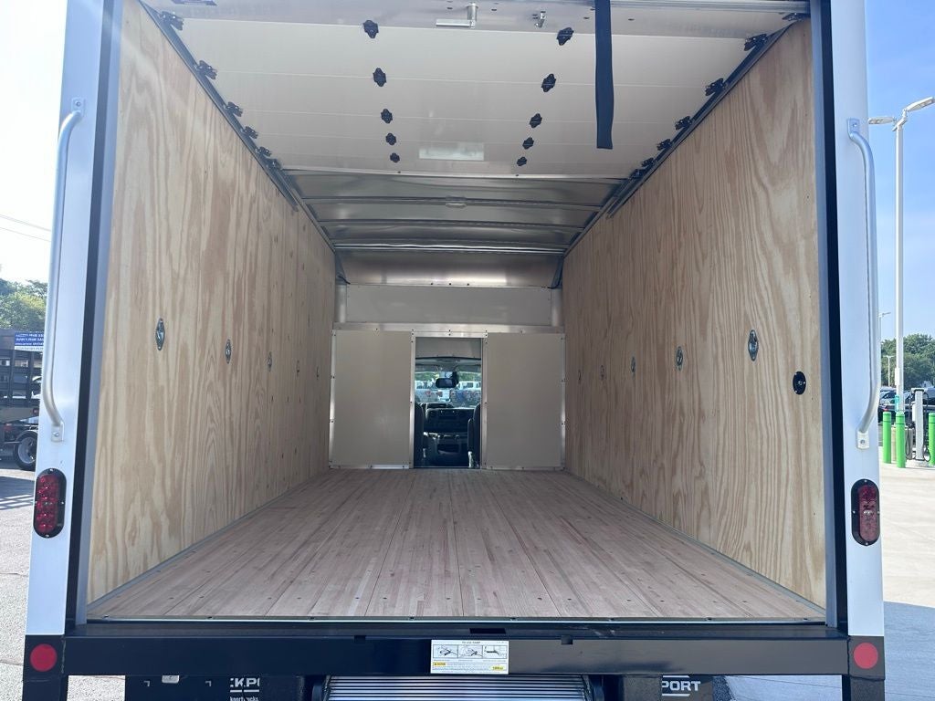 2026 Ford E-350SD Base Cutaway