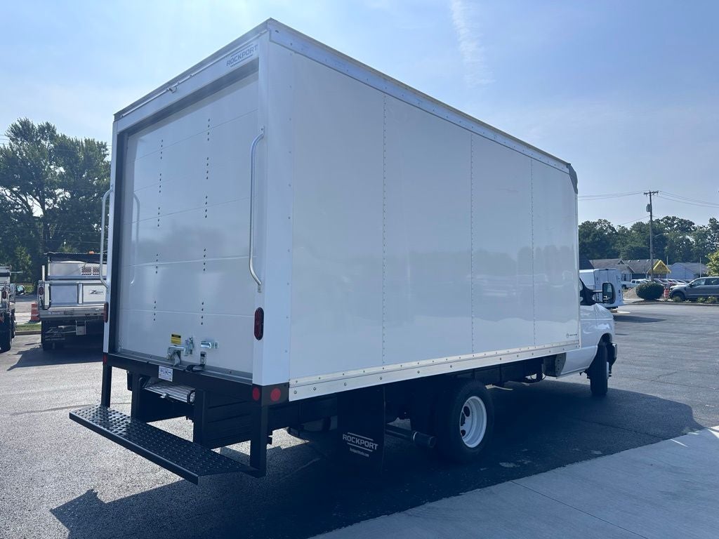 2026 Ford E-350SD Base Cutaway