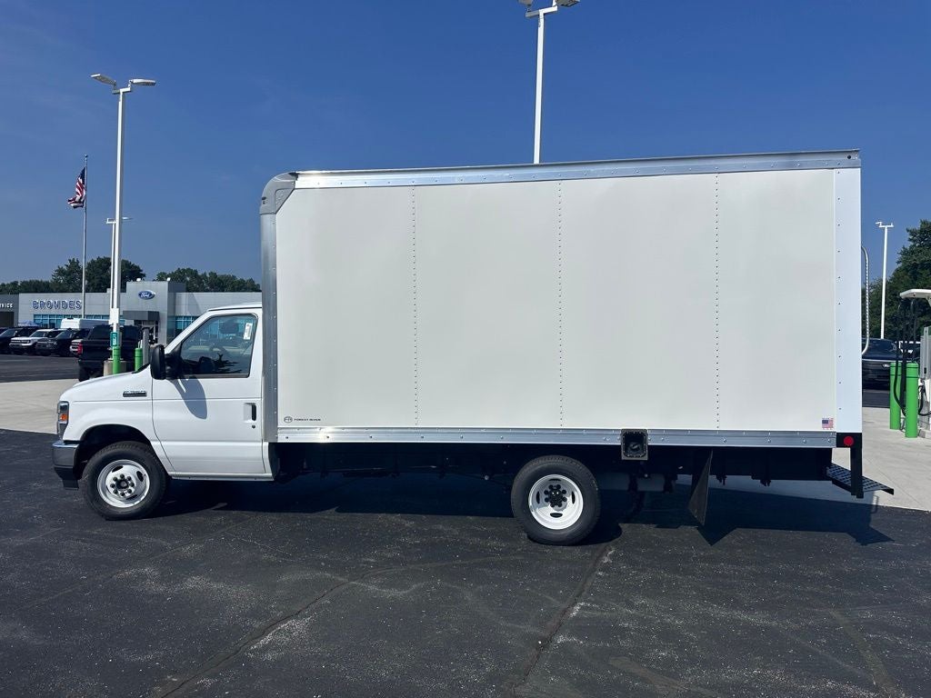 2026 Ford E-350SD Base Cutaway