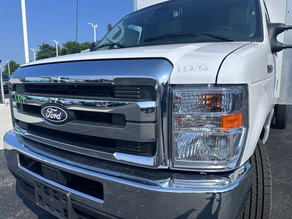 2026 Ford E-350SD Base Cutaway
