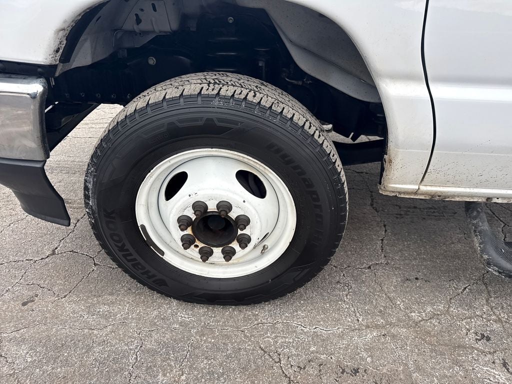 2022 Ford E-450SD Base