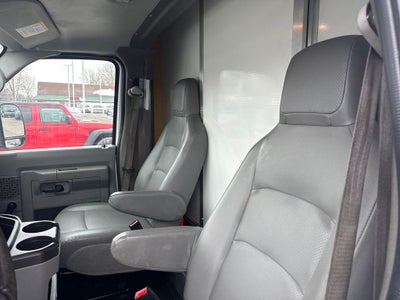 2022 Ford E-450SD Base