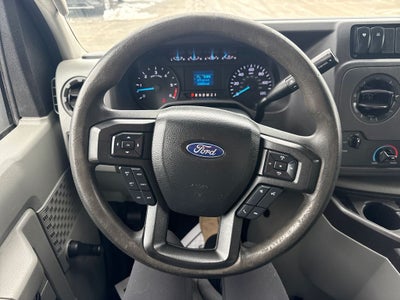 2022 Ford E-450SD Base