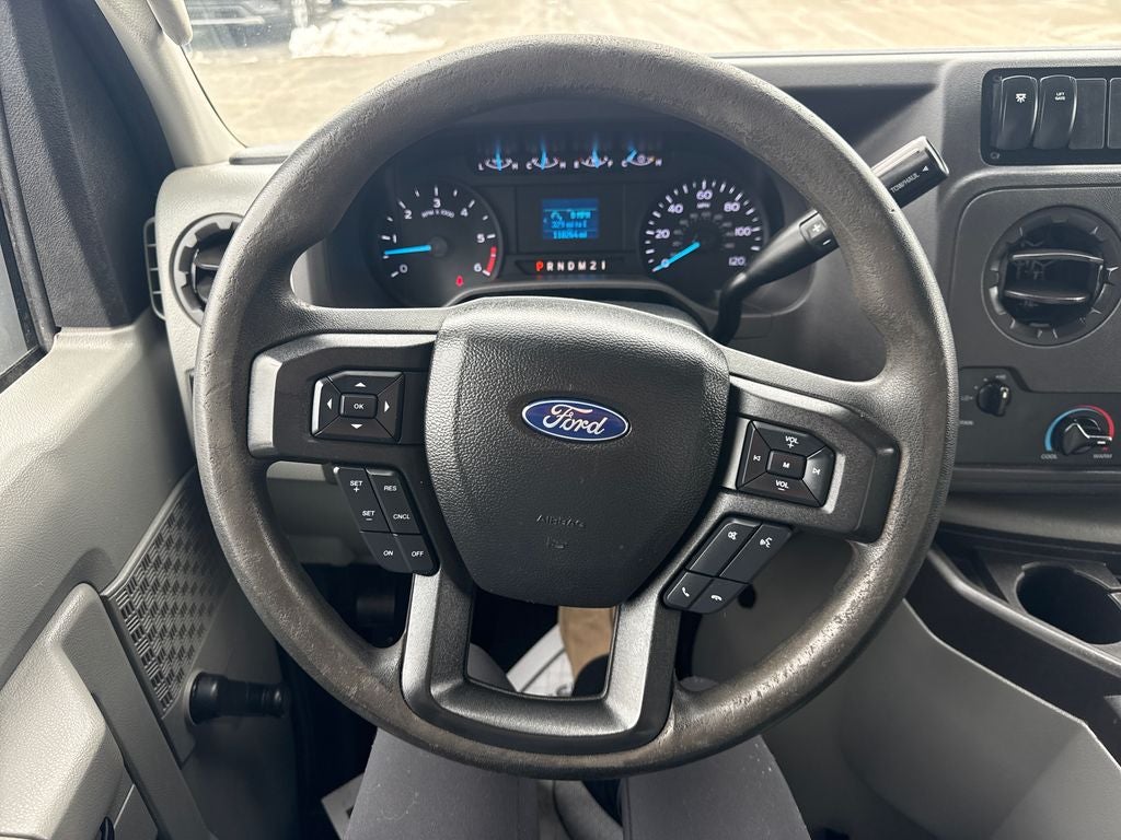 2022 Ford E-450SD Base