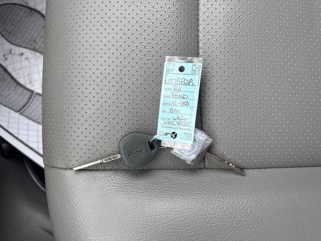 2022 Ford E-450SD Base