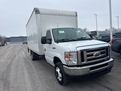2022 Ford E-450SD Base