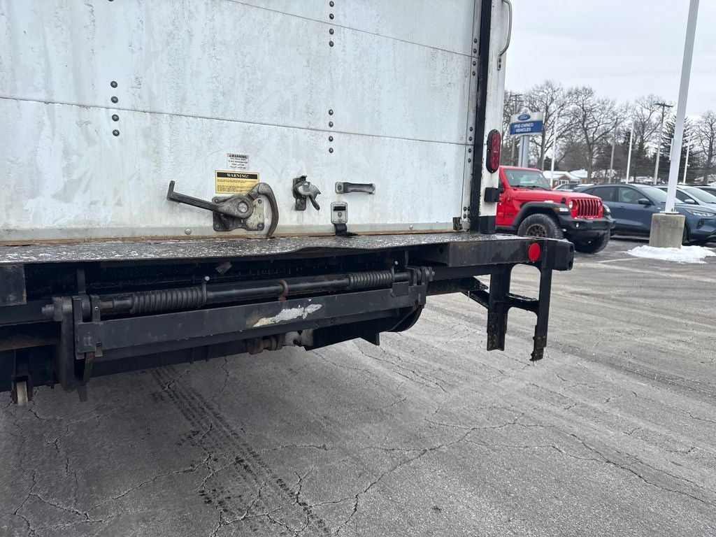2022 Ford E-450SD Base
