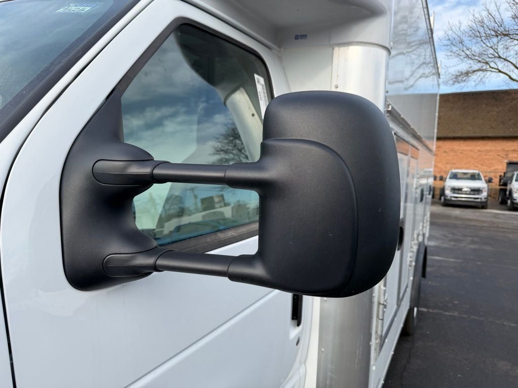 2026 Ford E-450SD Base DRW