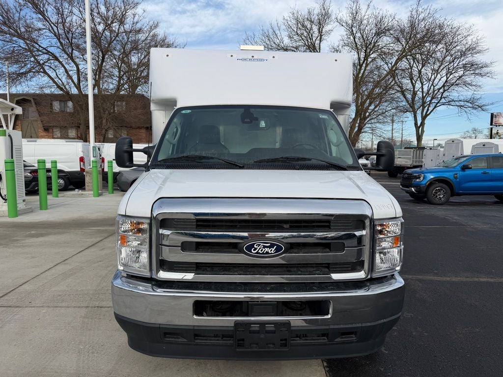 2026 Ford E-450SD Base DRW