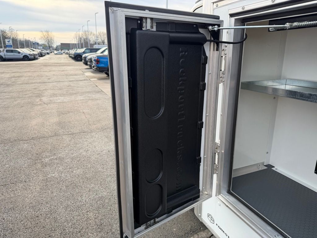 2026 Ford E-450SD Base DRW