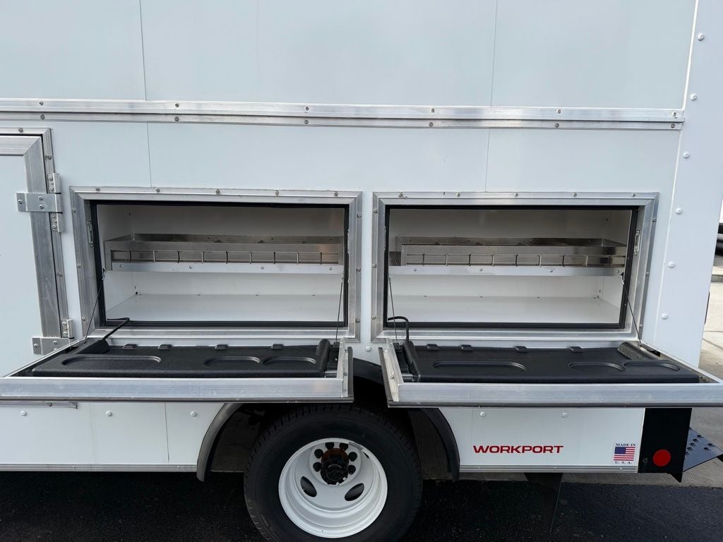 2026 Ford E-450SD Base DRW