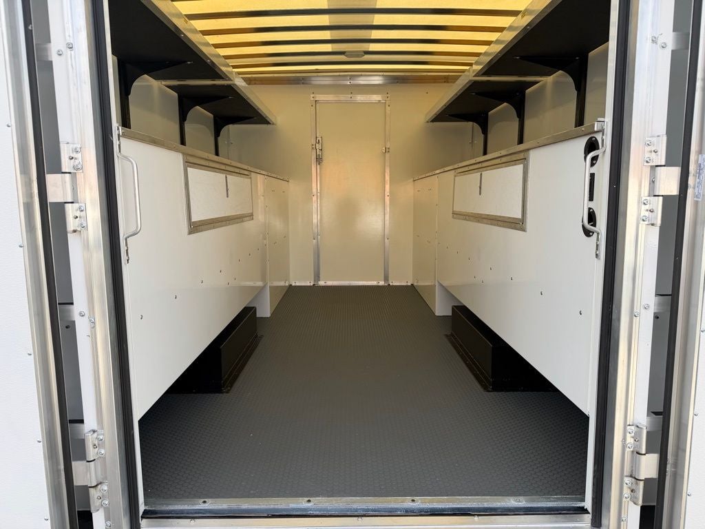 2026 Ford E-450SD Base DRW