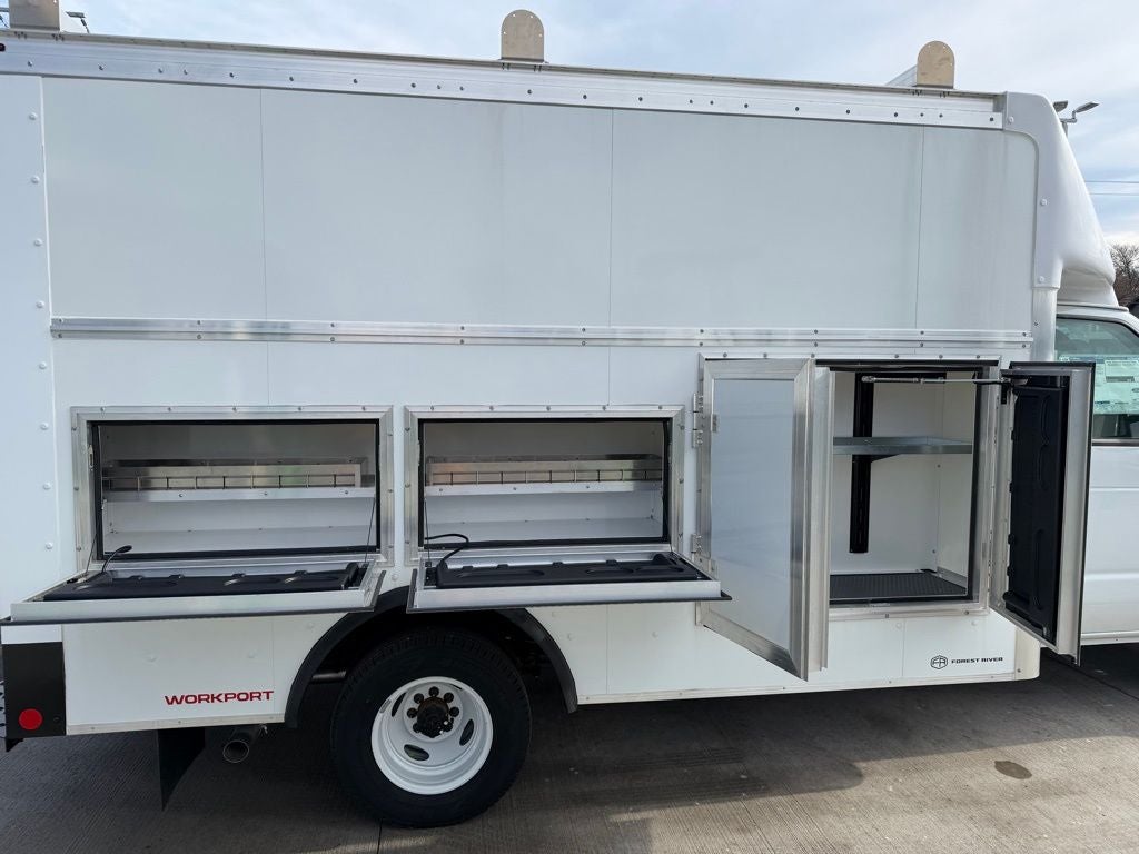 2026 Ford E-450SD Base DRW