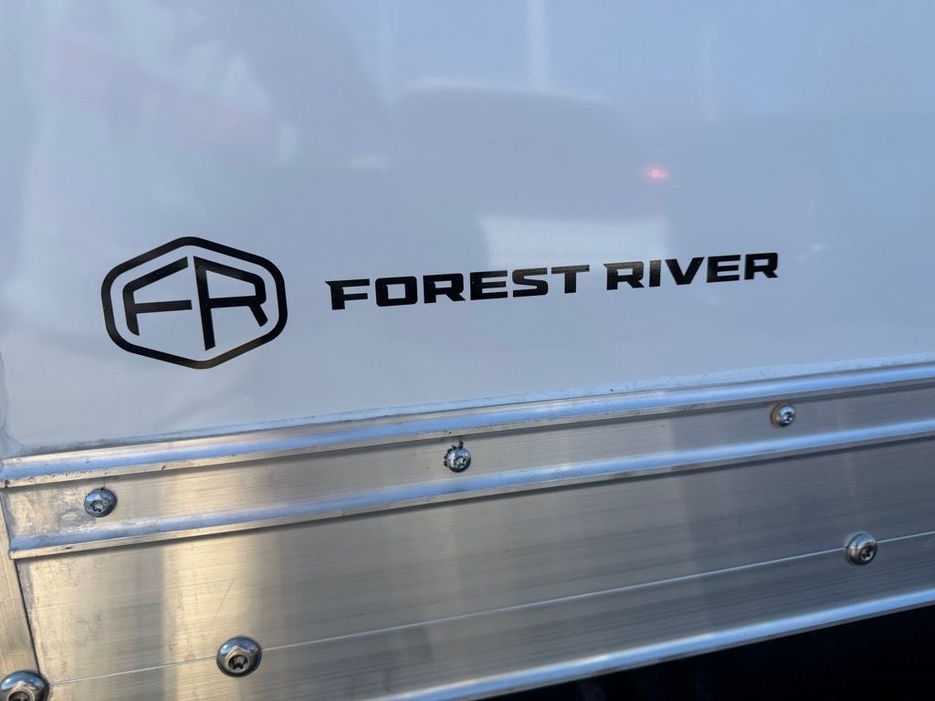 2027 Ford E-450SD Base