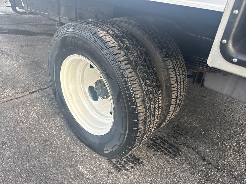 2024 Ford E-450SD Base