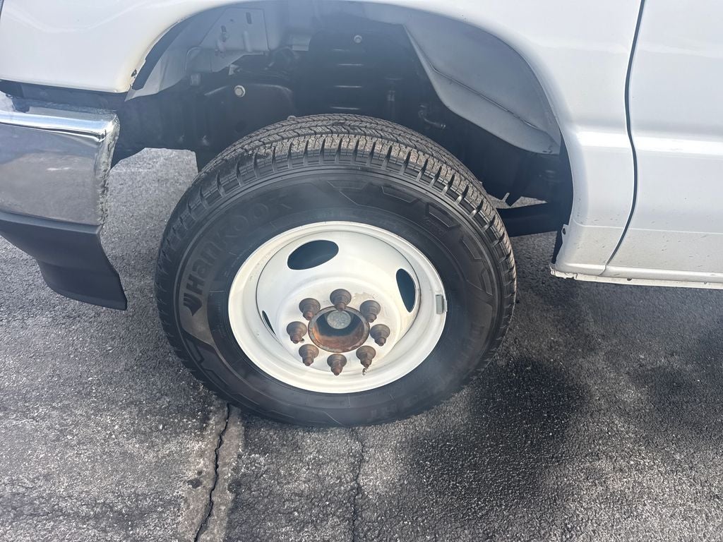 2024 Ford E-450SD Base