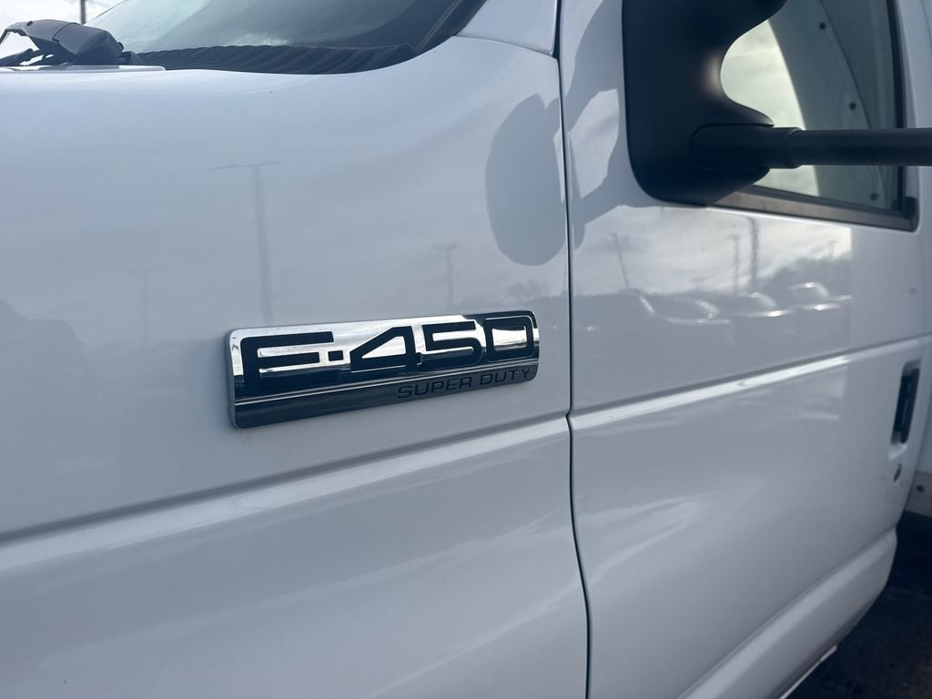 2024 Ford E-450SD Base