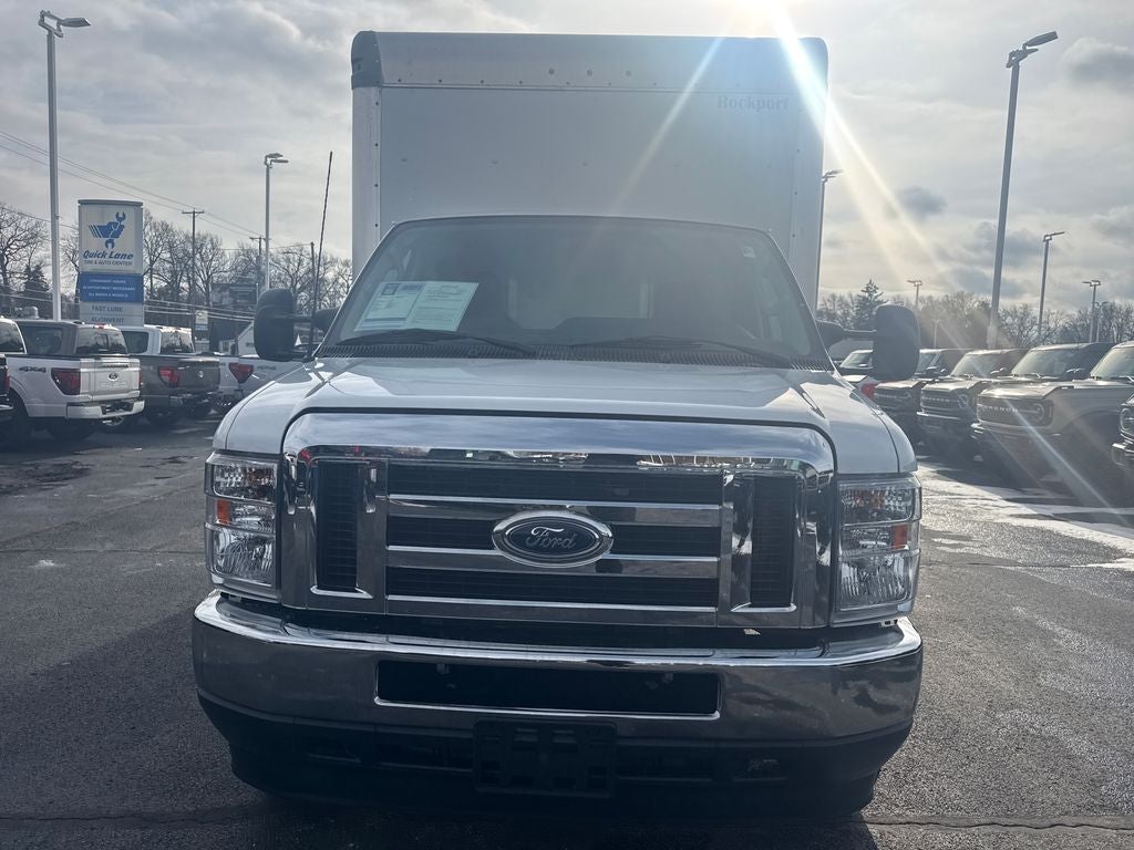 2024 Ford E-450SD Base