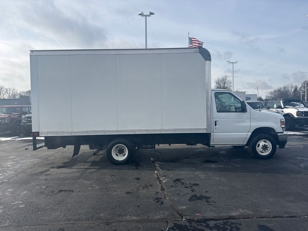 2024 Ford E-450SD Base