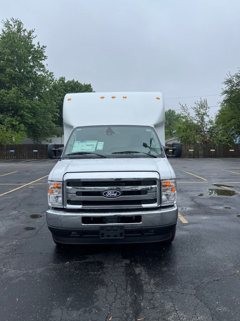 2026 Ford E-450SD Base