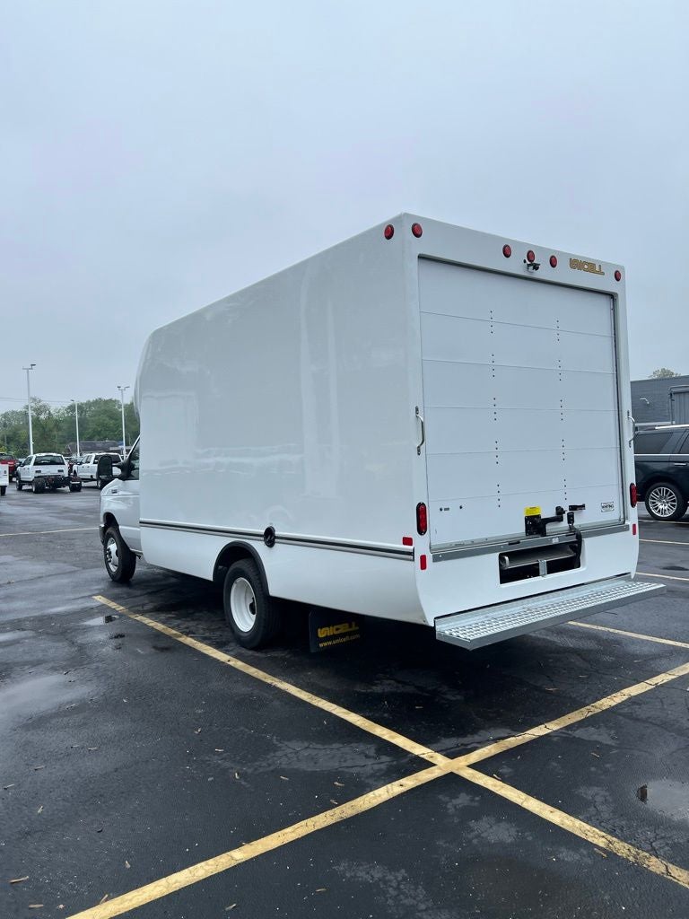 2026 Ford E-450SD Base