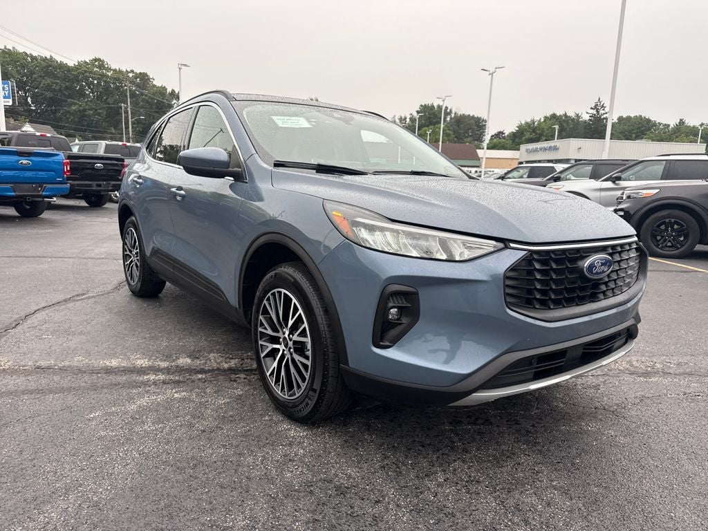 2025 Ford Escape Plug-In Hybrid Base