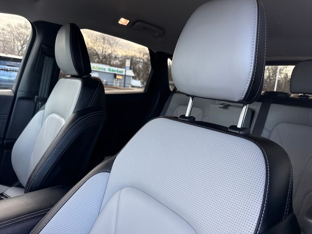 2025 Ford Escape Hybrid Platinum