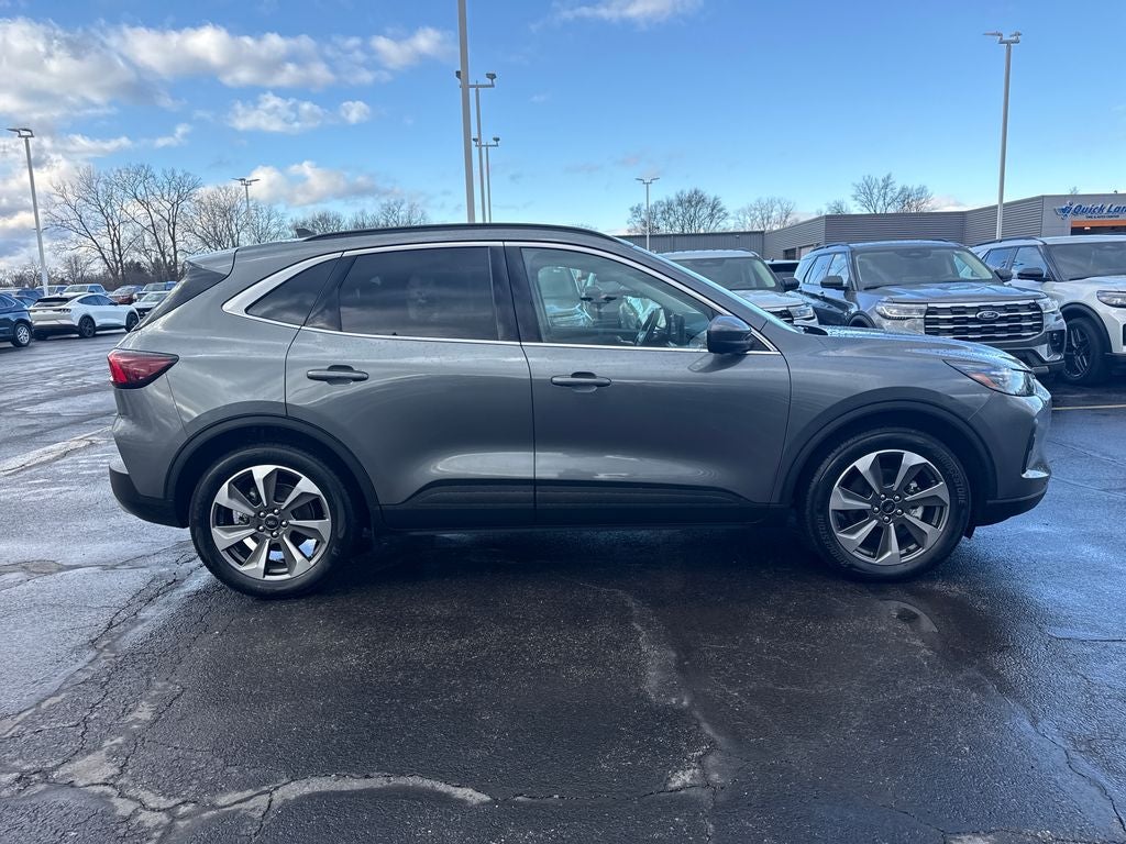 2025 Ford Escape Hybrid Platinum