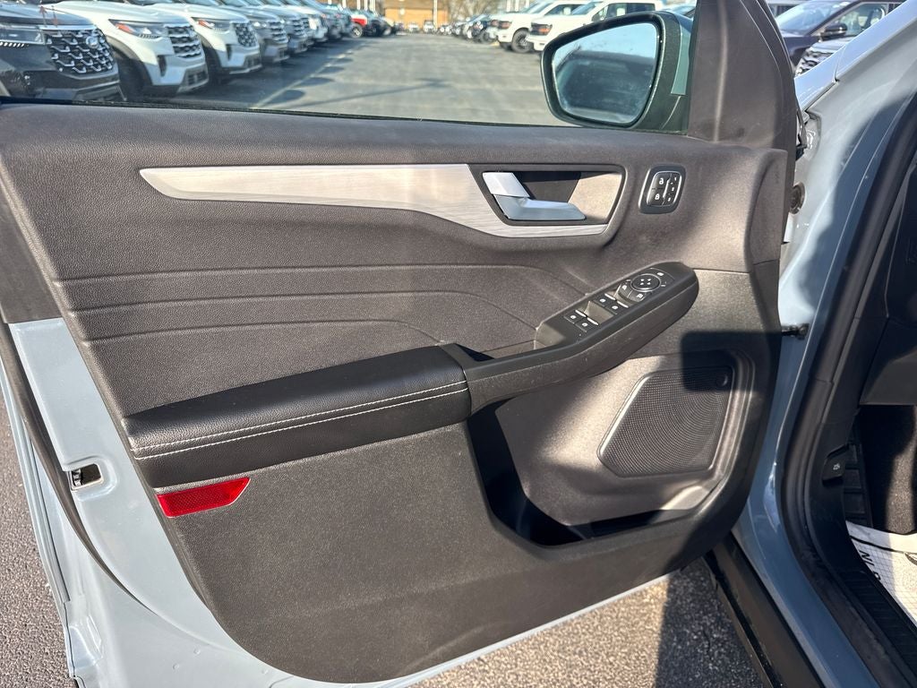 2025 Ford Escape Hybrid Platinum