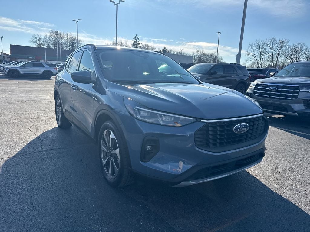 2025 Ford Escape Hybrid Platinum