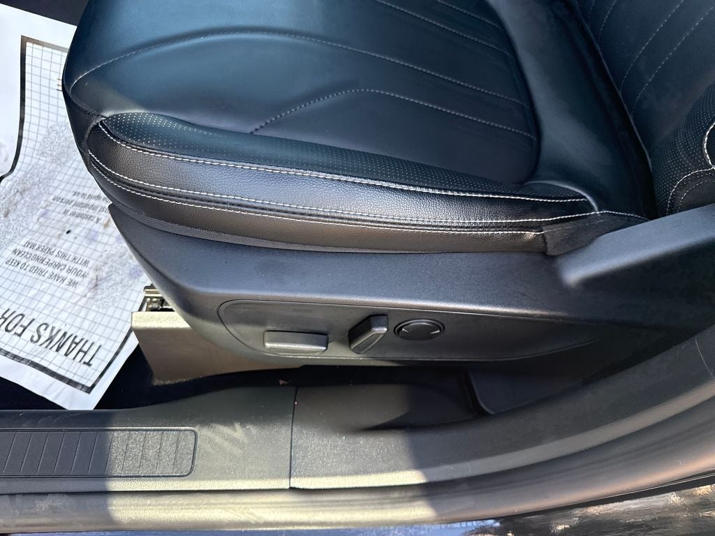 2025 Ford Escape Hybrid Platinum