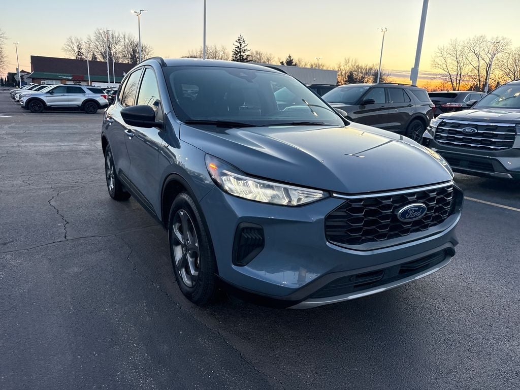2025 Ford Escape Hybrid ST-Line
