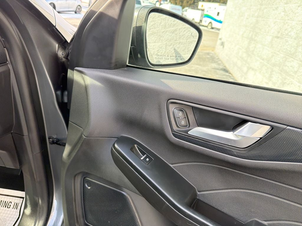 2025 Ford Escape Hybrid ST-Line