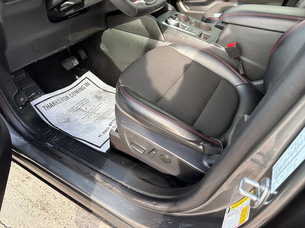 2025 Ford Escape Hybrid ST-Line