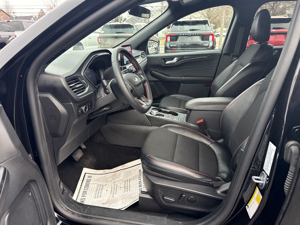 2025 Ford Escape Hybrid ST-Line